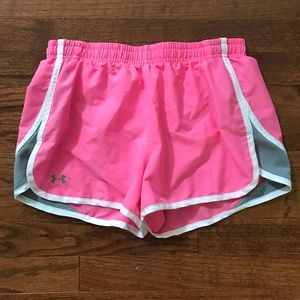 Under Armour Women’s Shorts Size Small Semi-fitted
